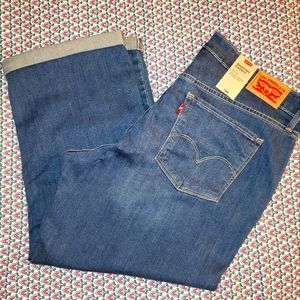 Levi's shaping capri jeans size 18. NWT.